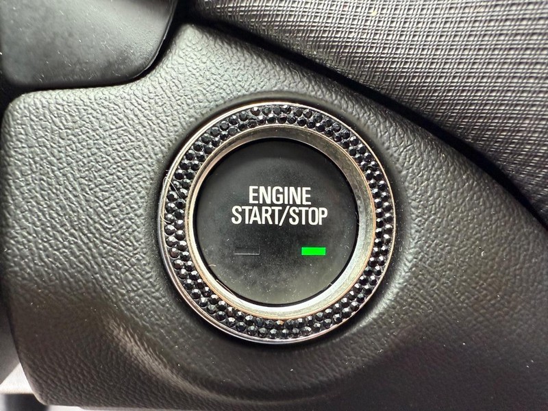 Chevrolet Equinox Vehicle Image 16