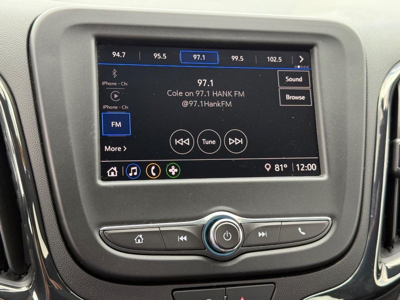 Chevrolet Equinox Vehicle Image 18