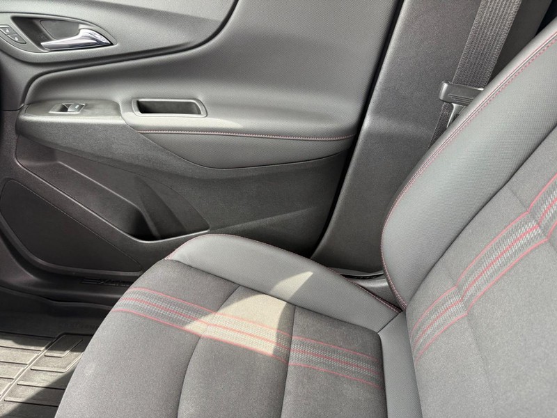 Chevrolet Equinox Vehicle Image 22