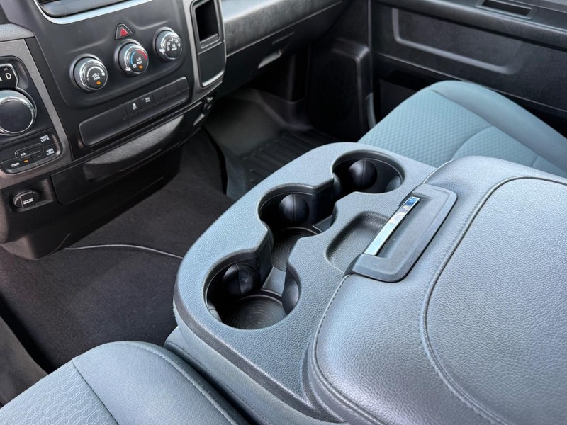 Ram 1500 Classic Vehicle Image 18