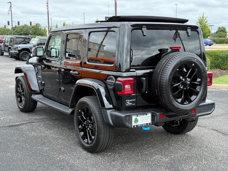 Jeep Wrangler 4xe Vehicle Image 05