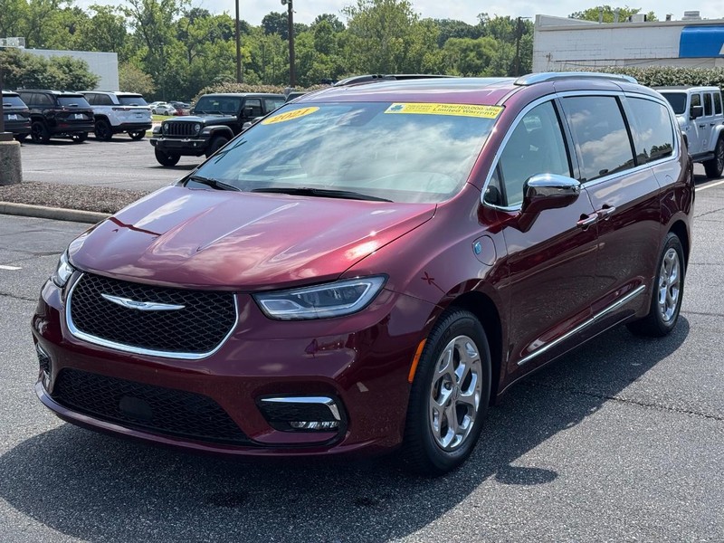 Chrysler Pacifica Vehicle Image 09