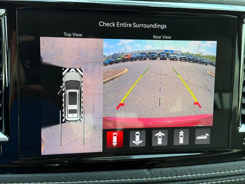 Chrysler Pacifica Vehicle Image 20