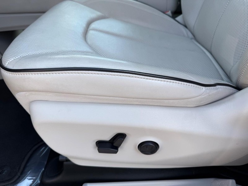 Chrysler Pacifica Vehicle Image 27