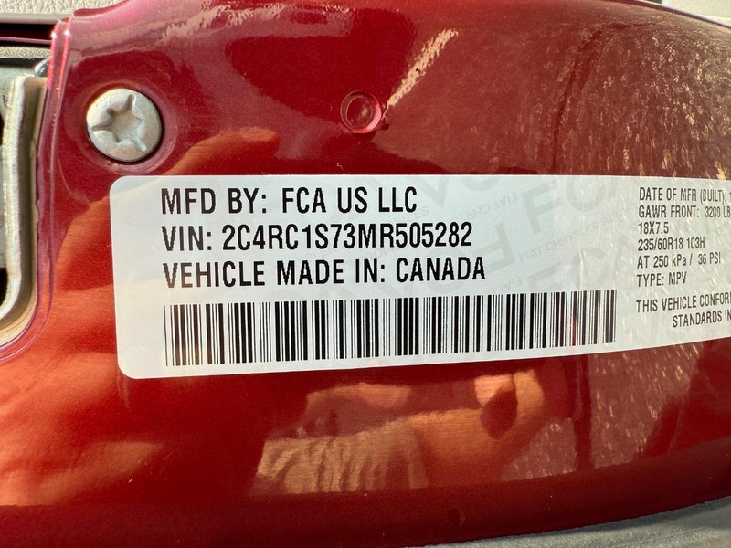 Chrysler Pacifica Vehicle Image 28