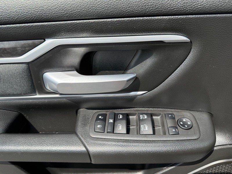 Ram 1500 Vehicle Image 24