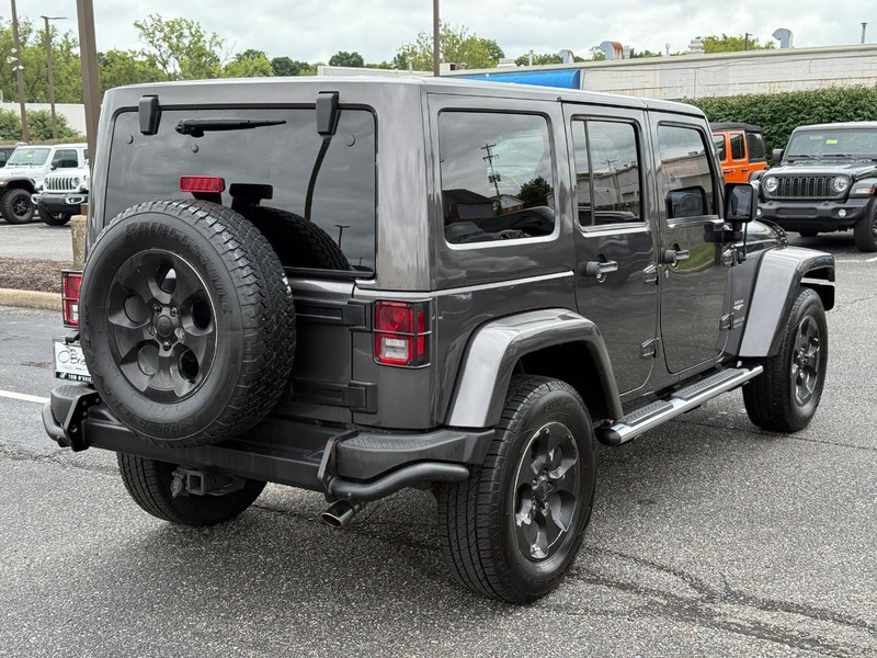 Jeep Wrangler Unlimited Vehicle Image 03