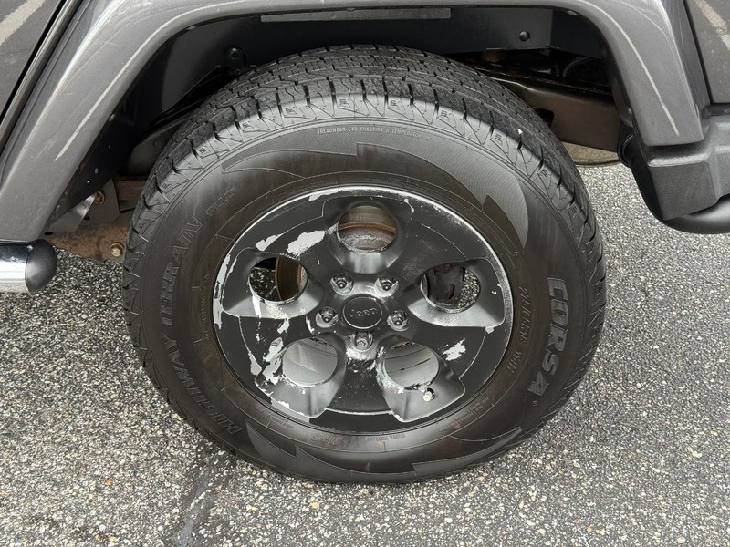 Jeep Wrangler Unlimited Vehicle Image 06