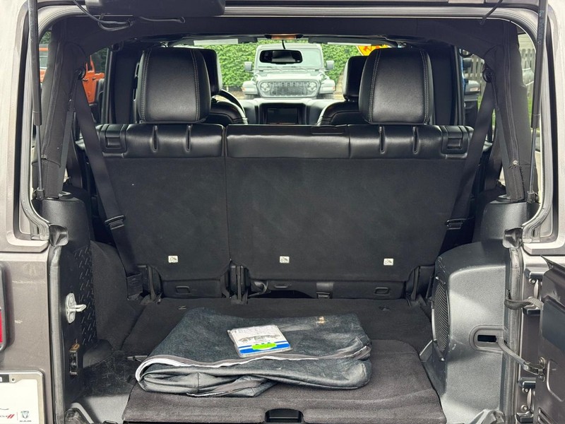 Jeep Wrangler Unlimited Vehicle Image 07