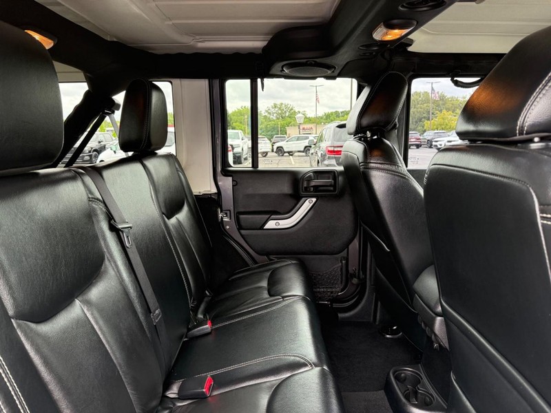 Jeep Wrangler Unlimited Vehicle Image 10