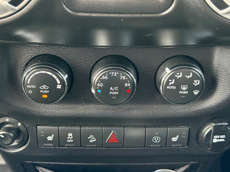Jeep Wrangler Unlimited Vehicle Image 17