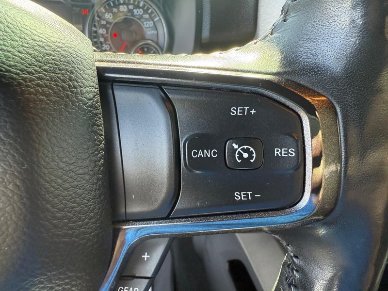 Ram 1500 Vehicle Image 14