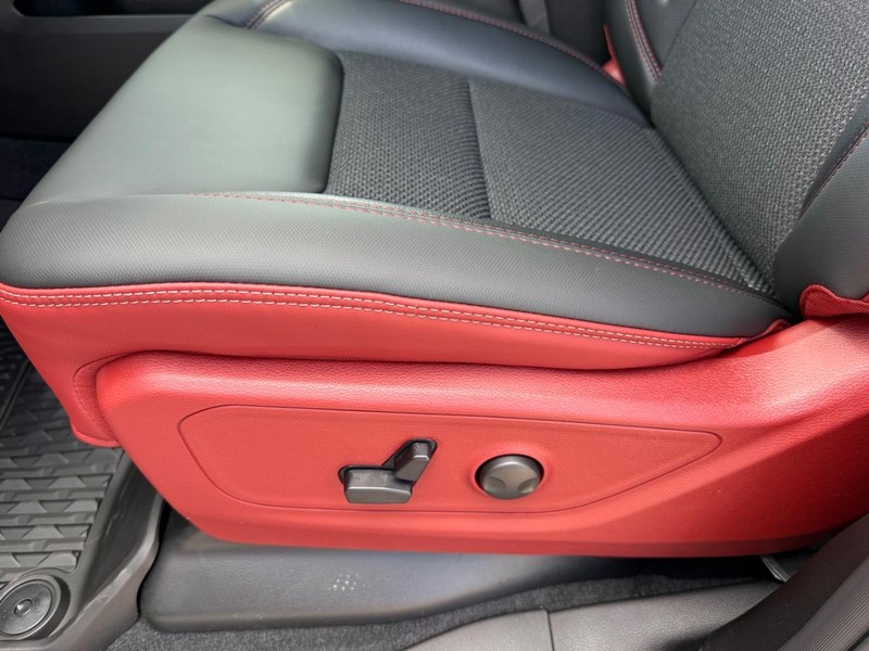 Ram 1500 Vehicle Image 18