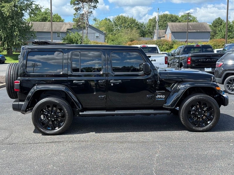 Jeep Wrangler 4xe Vehicle Image 02