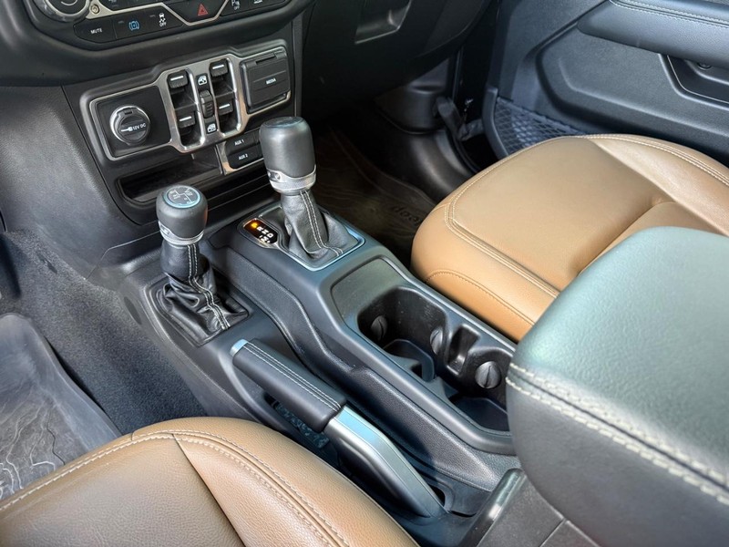 Jeep Wrangler 4xe Vehicle Image 21