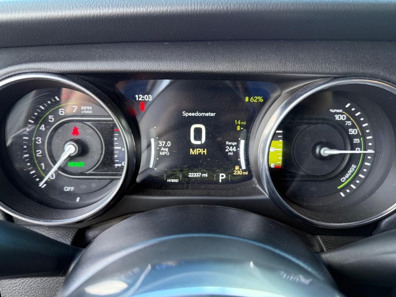 Jeep Wrangler 4xe Vehicle Image 24