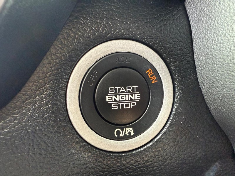 Ram 1500 Vehicle Image 16