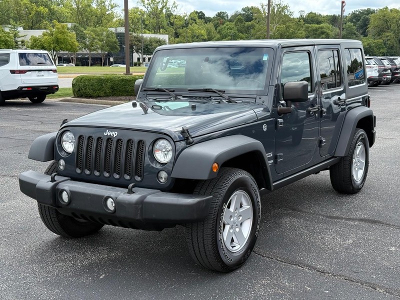 Jeep Wrangler JK Unlimited Vehicle Image 08