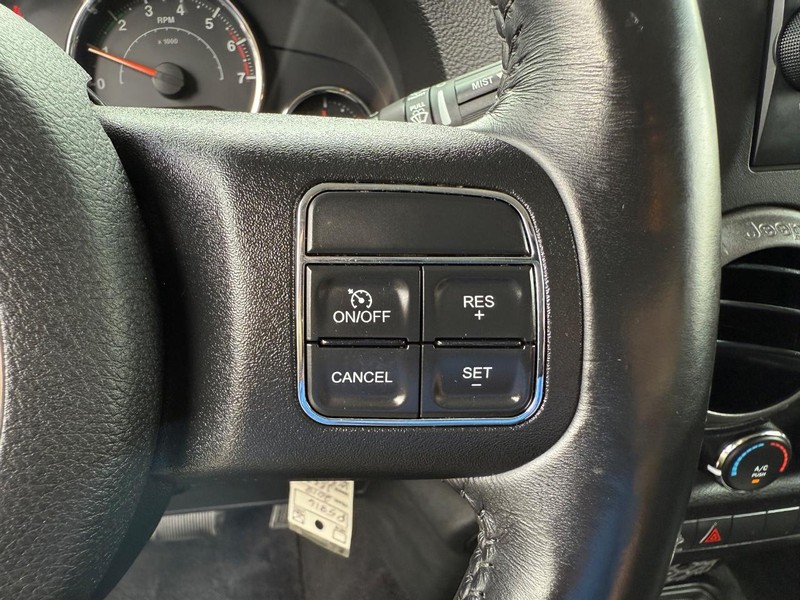 Jeep Wrangler JK Unlimited Vehicle Image 14