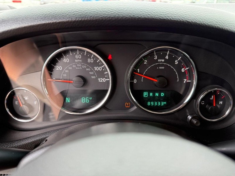 Jeep Wrangler JK Unlimited Vehicle Image 19