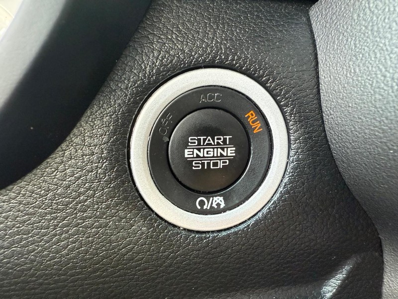 Ram 1500 Vehicle Image 16