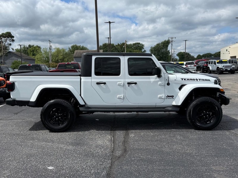Jeep Gladiator Vehicle Image 02