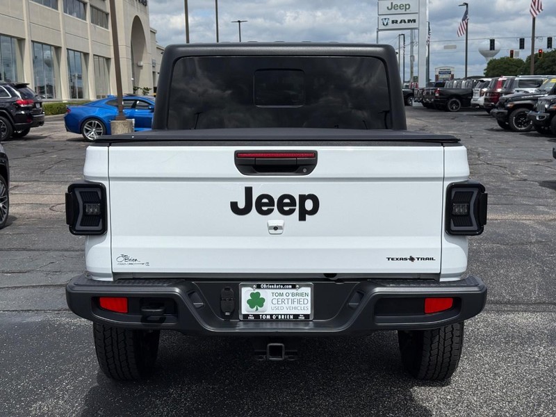 Jeep Gladiator Vehicle Image 04