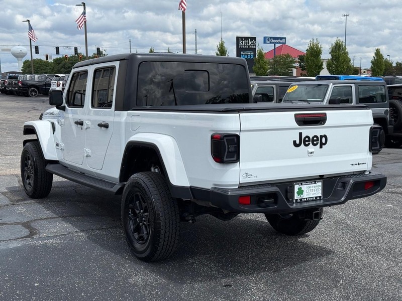 Jeep Gladiator Vehicle Image 05