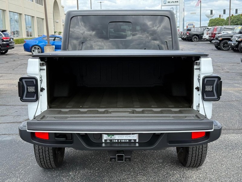 Jeep Gladiator Vehicle Image 07