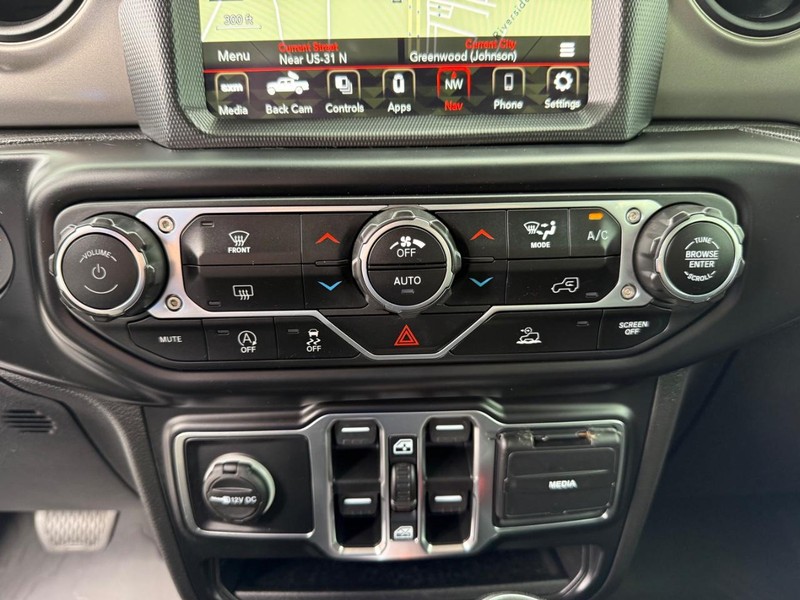 Jeep Gladiator Vehicle Image 19