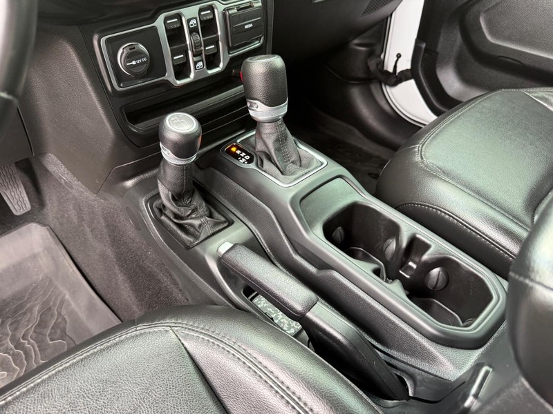 Jeep Gladiator Vehicle Image 20