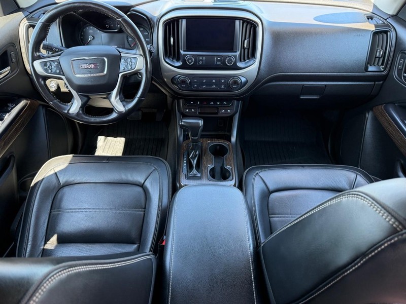 GMC Canyon Vehicle Image 11