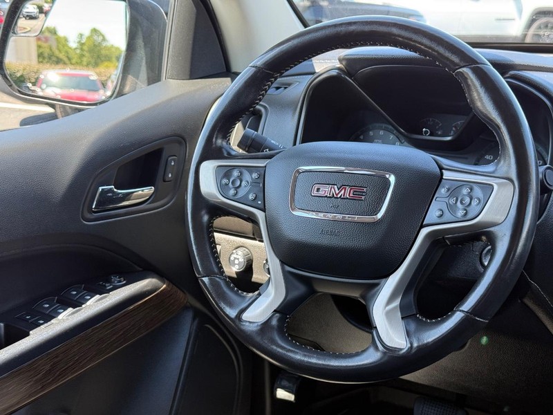 GMC Canyon Vehicle Image 12