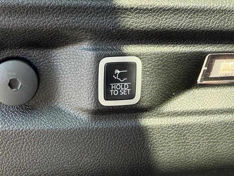 Jeep Grand Cherokee L Vehicle Image 08