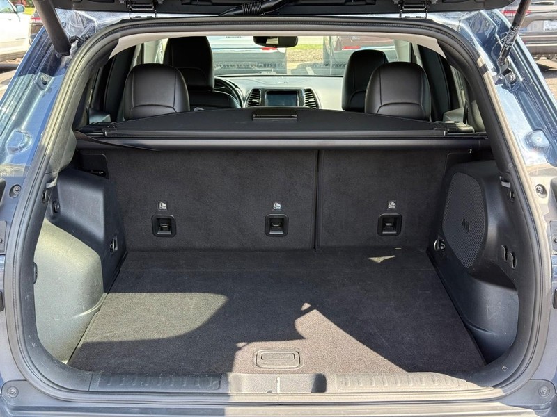 Jeep Cherokee Vehicle Image 07