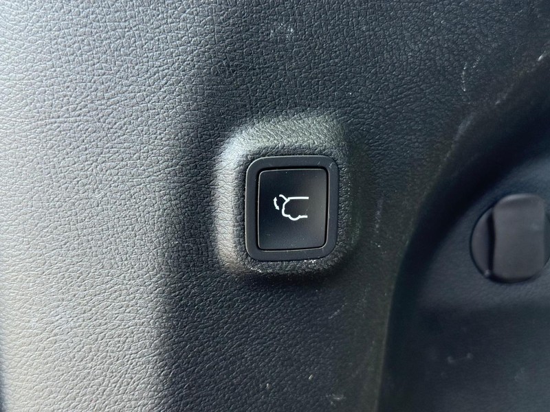 Jeep Cherokee Vehicle Image 08