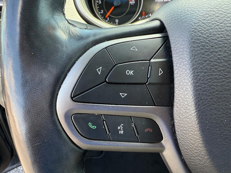 Jeep Cherokee Vehicle Image 14