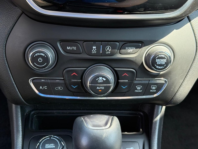 Jeep Cherokee Vehicle Image 19