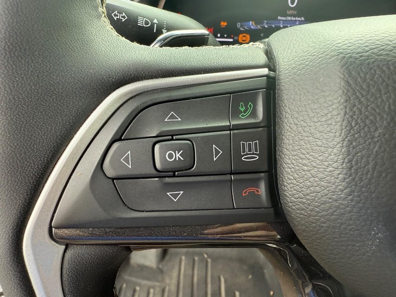 Jeep Grand Cherokee Vehicle Image 14