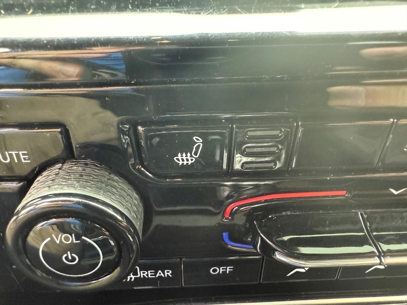 Jeep Grand Cherokee Vehicle Image 17