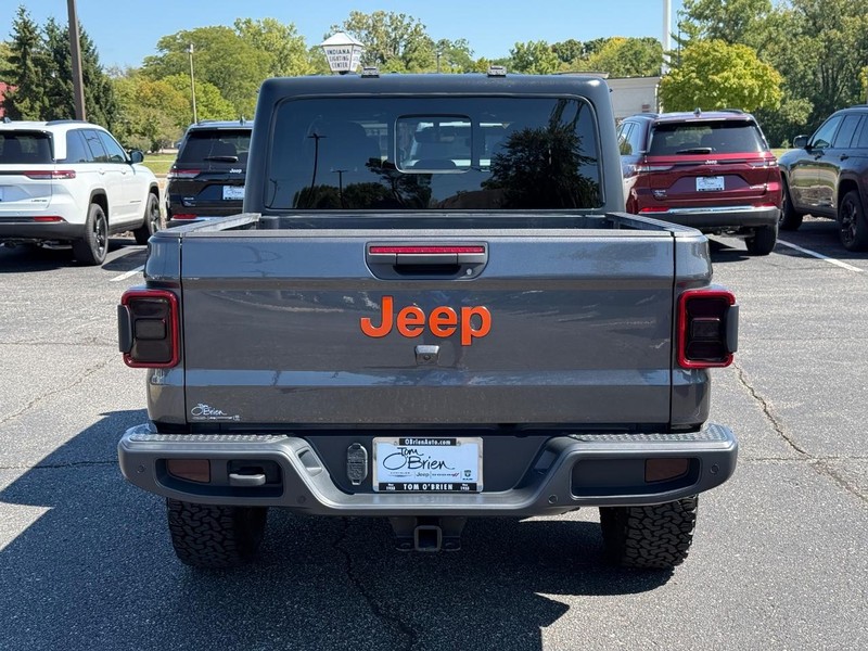 Jeep Gladiator Vehicle Image 04