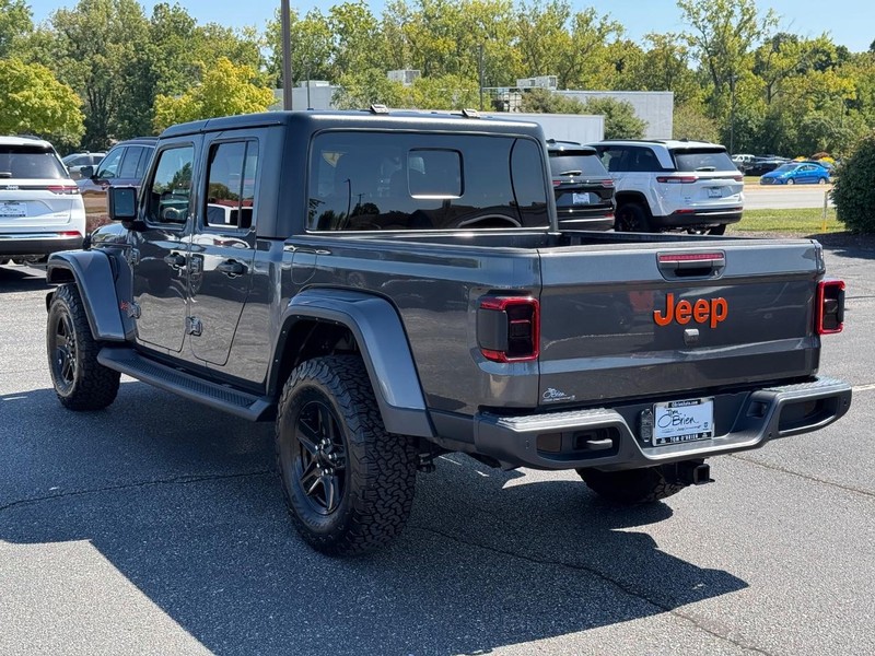 Jeep Gladiator Vehicle Image 05