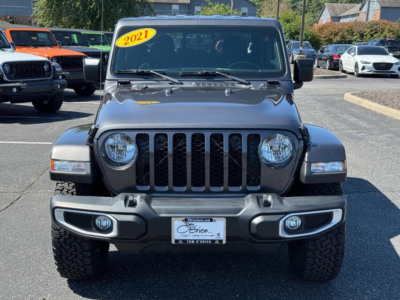 Jeep Gladiator Vehicle Image 09