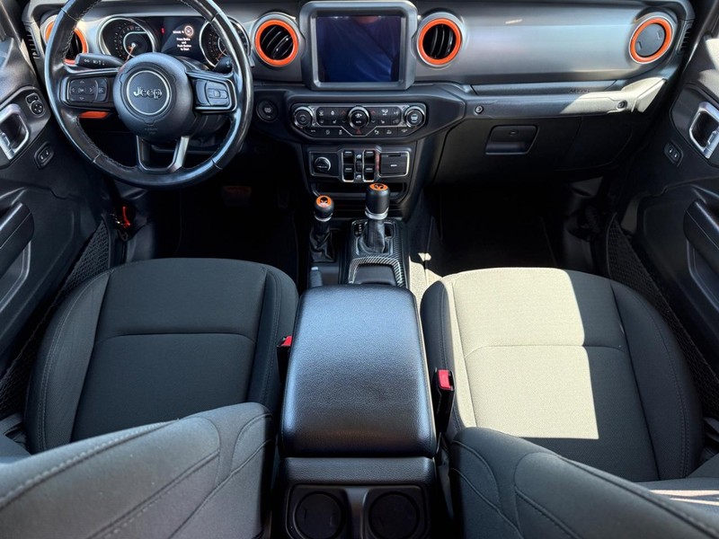 Jeep Gladiator Vehicle Image 11