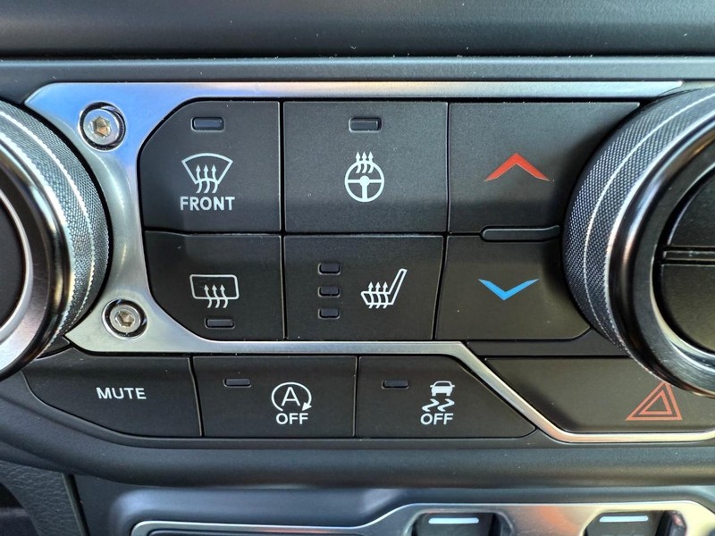 Jeep Gladiator Vehicle Image 16