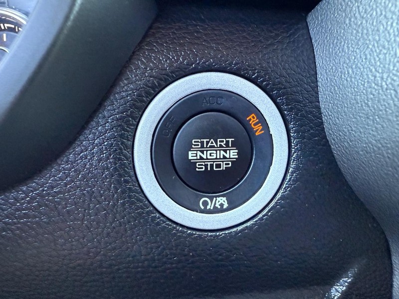 Ram 1500 Vehicle Image 16