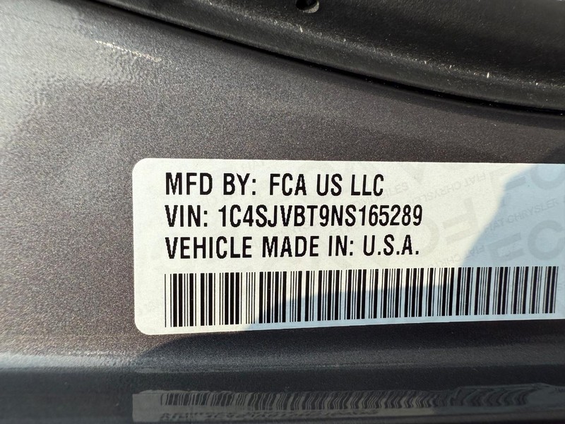 Jeep Wagoneer Vehicle Image 28