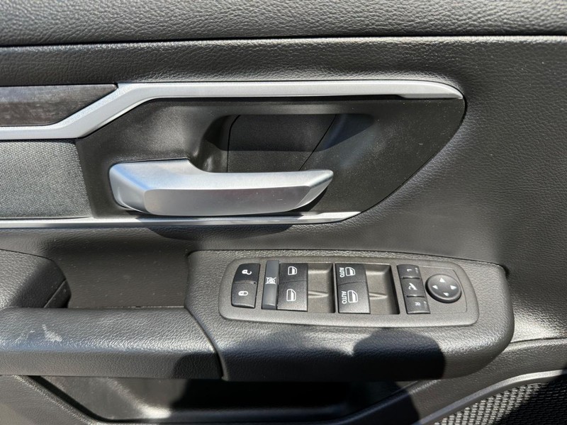 Ram 1500 Vehicle Image 24