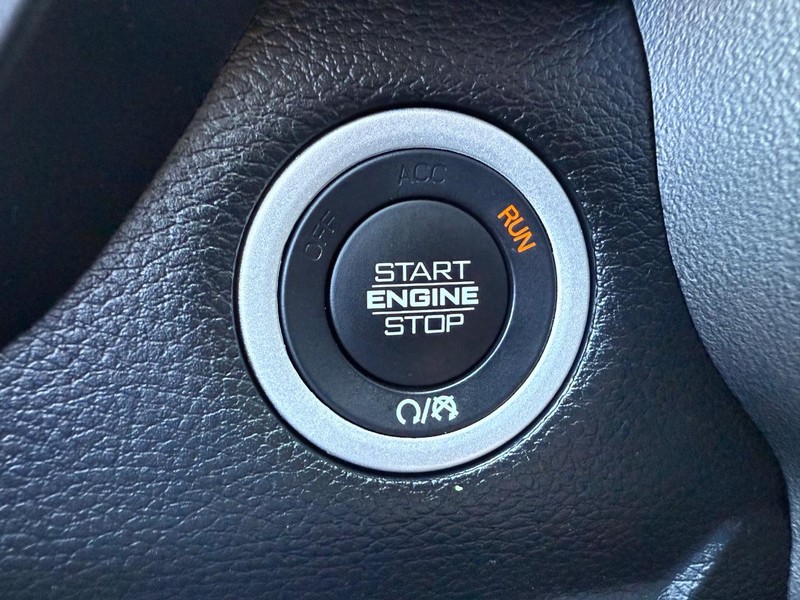 Ram 1500 Vehicle Image 16