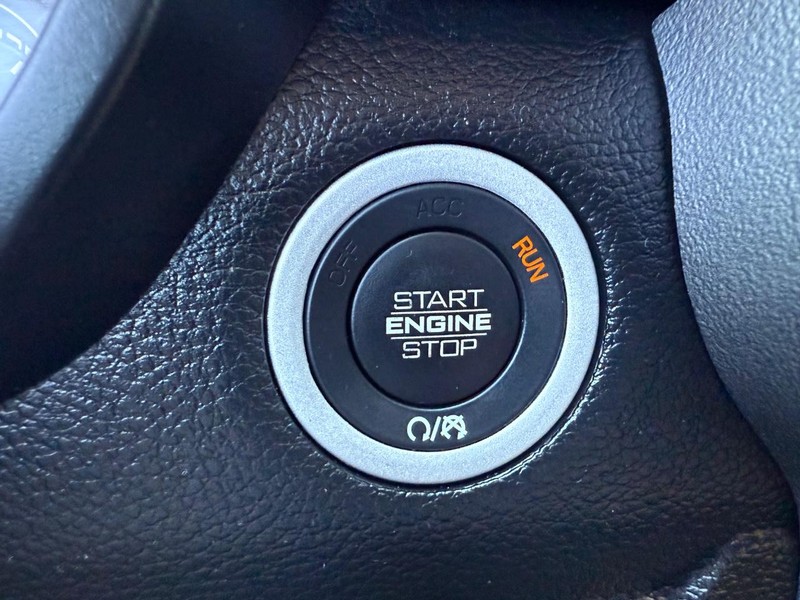 Ram 1500 Vehicle Image 16